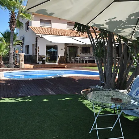 Casa Plana Novella Con Piscina Privada Olivella